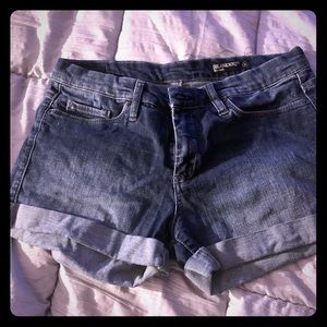 Adorable short shorts
